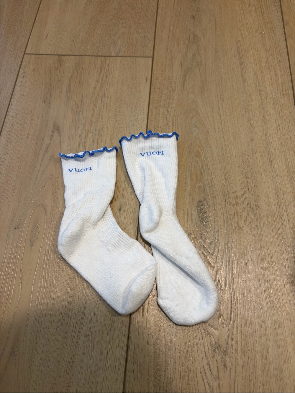 Vuori White Crew Socks with Blue Ruffle Trim